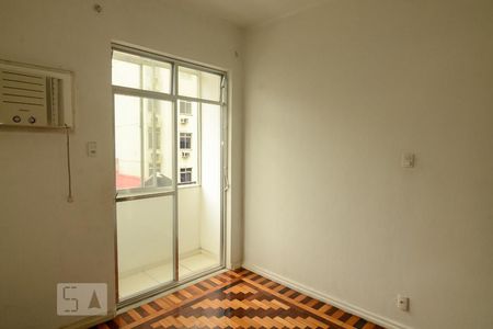 Quarto 1 de apartamento para alugar com 3 quartos, 71m² em Botafogo, Rio de Janeiro