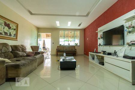 Sala de casa à venda com 6 quartos, 360m² em Irajá, Rio de Janeiro