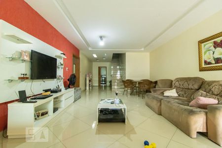 Sala de casa à venda com 6 quartos, 360m² em Irajá, Rio de Janeiro