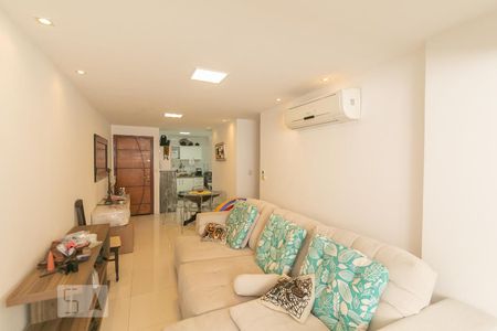 Sala de apartamento para alugar com 3 quartos, 80m² em Recreio dos Bandeirantes, Rio de Janeiro