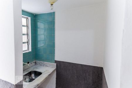 Cozinha de kitnet/studio para alugar com 1 quarto, 15m² em Cacuia, Rio de Janeiro