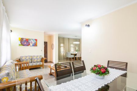 Sala de casa para alugar com 3 quartos, 500m² em Vila Lucinda, Santo André