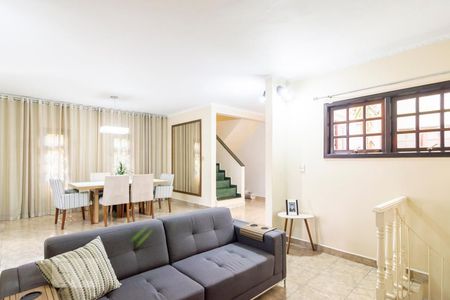 Sala de casa para alugar com 3 quartos, 500m² em Vila Lucinda, Santo André