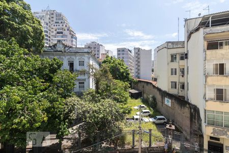 Vista da sala de kitnet/studio para alugar com 1 quarto, 21m² em Catete, Rio de Janeiro