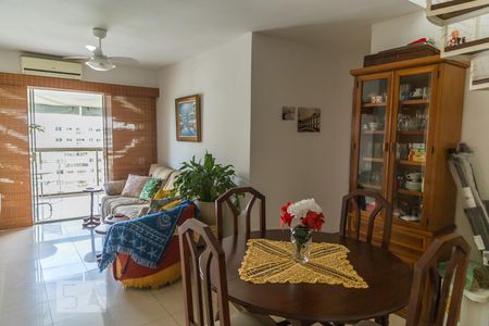 Sala 1 de apartamento para alugar com 4 quartos, 194m² em Jacarepaguá, Rio de Janeiro