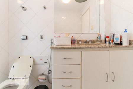 Banheiro  de apartamento para alugar com 3 quartos, 80m² em Indianópolis, São Paulo