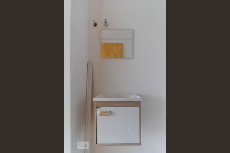 Lavabo de apartamento para alugar com 3 quartos, 102m² em Vila Isa, São Paulo