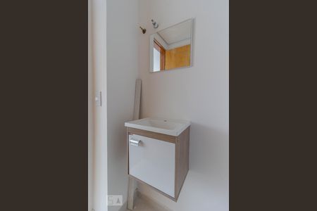 Lavabo de apartamento para alugar com 3 quartos, 102m² em Vila Isa, São Paulo