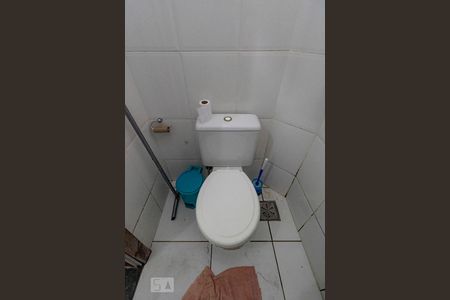 Banheiro de apartamento para alugar com 1 quarto, 45m² em Sagrada Família, Belo Horizonte