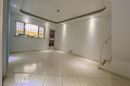 Sala de casa à venda com 2 quartos, 70m² em Vicente de Carvalho, Rio de Janeiro