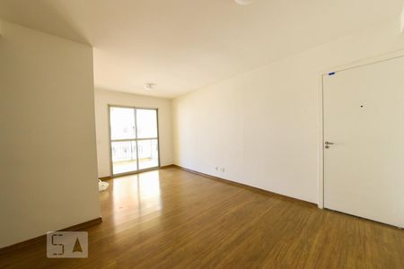 Sala de apartamento para alugar com 3 quartos, 76m² em Picanço, Guarulhos