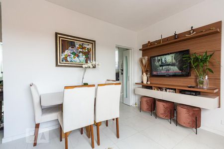 Sala de apartamento à venda com 2 quartos, 58m² em Jardim Santa Terezinha, Taboão da Serra