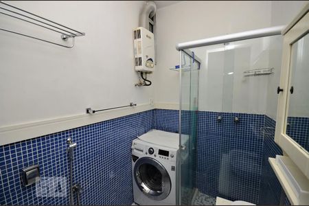 Banheiro de kitnet/studio para alugar com 1 quarto, 25m² em Botafogo, Rio de Janeiro