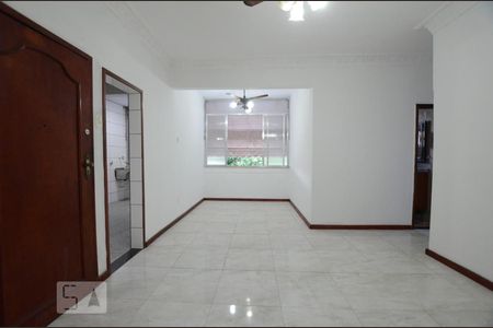 Sala de apartamento para alugar com 2 quartos, 76m² em Ramos, Rio de Janeiro