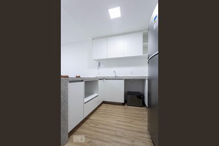 Cozinha de apartamento para alugar com 1 quarto, 40m² em Funcionários, Belo Horizonte