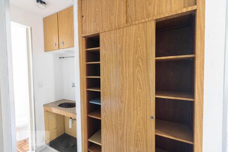 Armário do Corredor  de apartamento à venda com 2 quartos, 44m² em Jardim Alvorada, Santo André