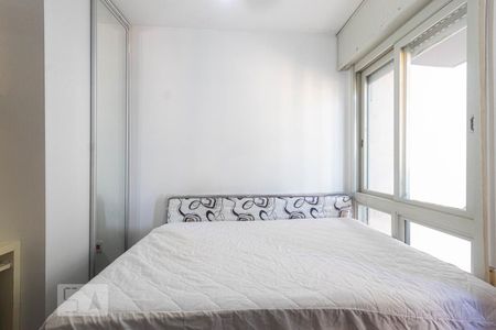 Quarto de kitnet/studio à venda com 1 quarto, 45m² em Centro Histórico, Porto Alegre