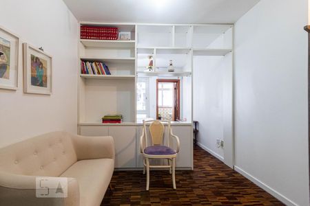 Sala de Estar de kitnet/studio à venda com 1 quarto, 45m² em Centro Histórico, Porto Alegre