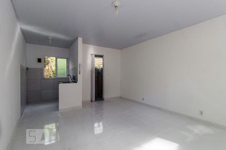 Sala/Cozinha de kitnet/studio à venda com 1 quarto, 26m² em Pitangueiras, Rio de Janeiro