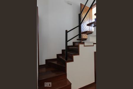 Escada de apartamento à venda com 1 quarto, 55m² em Lourdes, Belo Horizonte