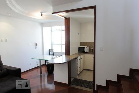 Sala de apartamento à venda com 1 quarto, 55m² em Lourdes, Belo Horizonte