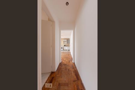 Corredor de apartamento para alugar com 1 quarto, 37m² em Petrópolis, Porto Alegre