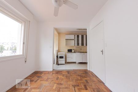 Sala de apartamento para alugar com 1 quarto, 37m² em Petrópolis, Porto Alegre