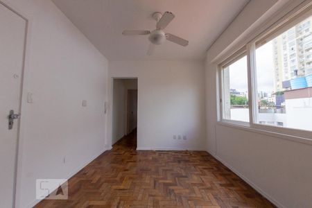 Sala de apartamento para alugar com 1 quarto, 37m² em Petrópolis, Porto Alegre