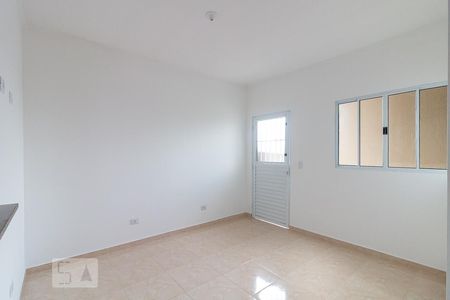 Sala de casa para alugar com 2 quartos, 40m² em Jardim Bandeirantes, Guarulhos