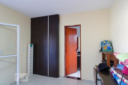 Suíte de casa à venda com 3 quartos, 130m² em Jardim Oliveiras, Taboão da Serra