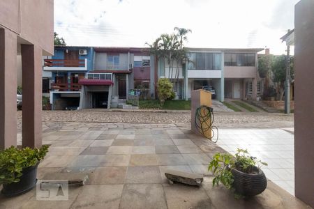 Vista da Sala de Estar de casa de condomínio para alugar com 4 quartos, 250m² em Santo Antônio, Porto Alegre