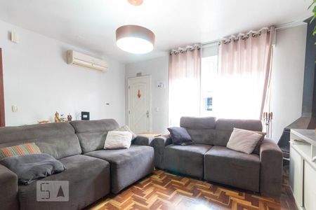 Sala de Estar de casa de condomínio para alugar com 4 quartos, 250m² em Santo Antônio, Porto Alegre