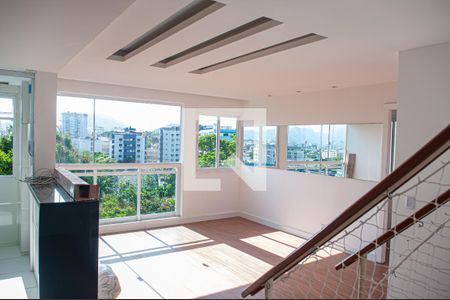 sala de apartamento para alugar com 3 quartos, 104m² em Pechincha, Rio de Janeiro