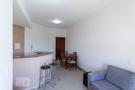 Sala de kitnet/studio para alugar com 1 quarto, 70m² em Savassi, Belo Horizonte