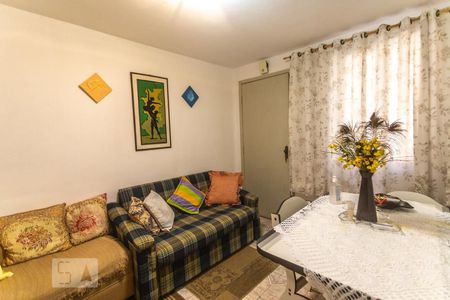 Sala de estar de apartamento para alugar com 2 quartos, 43m² em Baeta Neves, São Bernardo do Campo