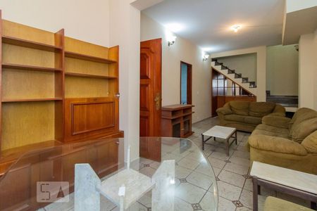 Sala de casa à venda com 3 quartos, 100m² em Olaria, Rio de Janeiro