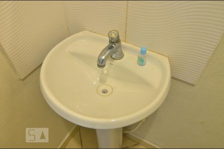 Lavabo de casa à venda com 2 quartos, 80m² em Mato Grande, Canoas