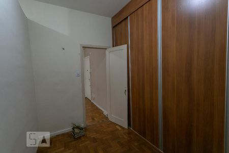 Quarto 1 de apartamento para alugar com 2 quartos, 50m² em Centro, Belo Horizonte