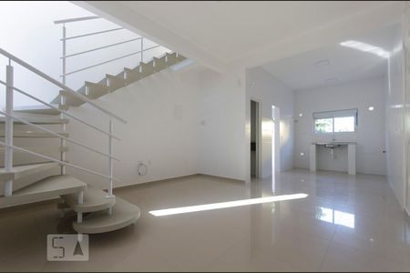 Sala de casa para alugar com 2 quartos, 84m² em São João do Rio Vermelho, Florianópolis