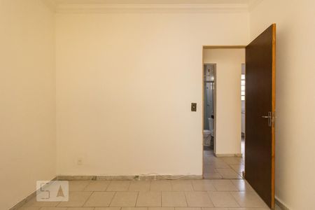 Quarto 1 de apartamento para alugar com 2 quartos, 55m² em Parque Copacabana, Belo Horizonte