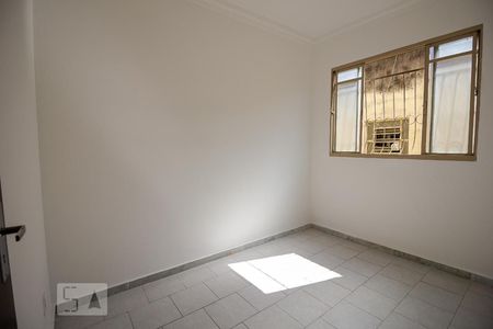 Quarto 2 de apartamento para alugar com 2 quartos, 55m² em Parque Copacabana, Belo Horizonte