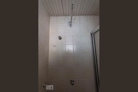 Banheiro de apartamento para alugar com 1 quarto, 38m² em Centro, Curitiba