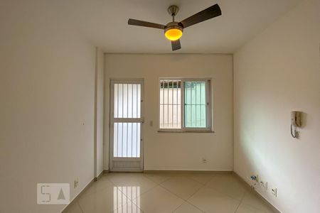 Sala de casa à venda com 2 quartos, 56m² em Irajá, Rio de Janeiro