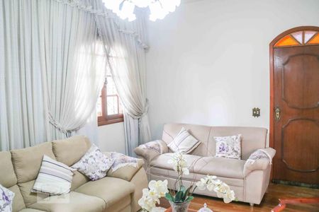 Sala de casa para alugar com 4 quartos, 300m² em Vila Cloris, Belo Horizonte