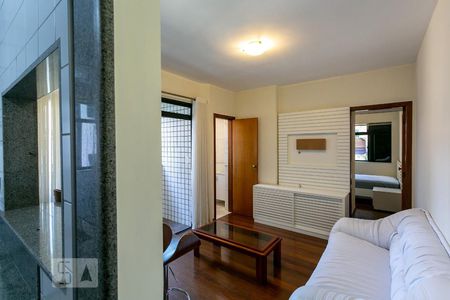 Sala de apartamento para alugar com 1 quarto, 45m² em Carmo, Belo Horizonte