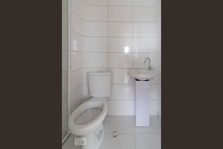 Banheiro de apartamento para alugar com 2 quartos, 52m² em Vila Guilherme, São Paulo