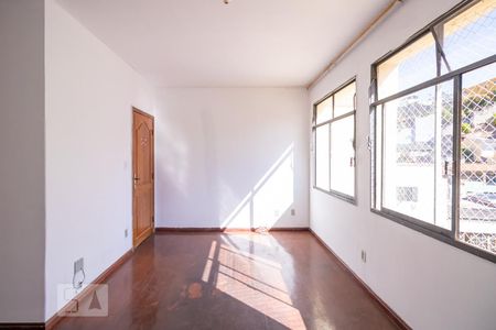 Sala de apartamento à venda com 2 quartos, 70m² em Sagrada Família, Belo Horizonte