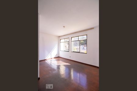 Sala de apartamento à venda com 2 quartos, 70m² em Sagrada Família, Belo Horizonte