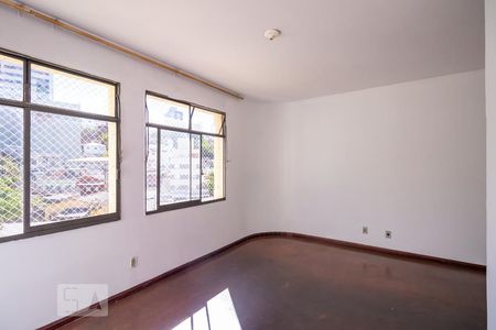 Sala de apartamento à venda com 2 quartos, 70m² em Sagrada Família, Belo Horizonte