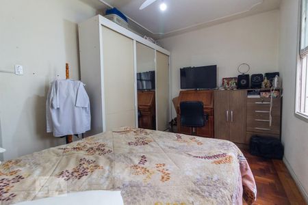 Quarto de apartamento à venda com 1 quarto, 40m² em Medianeira, Porto Alegre